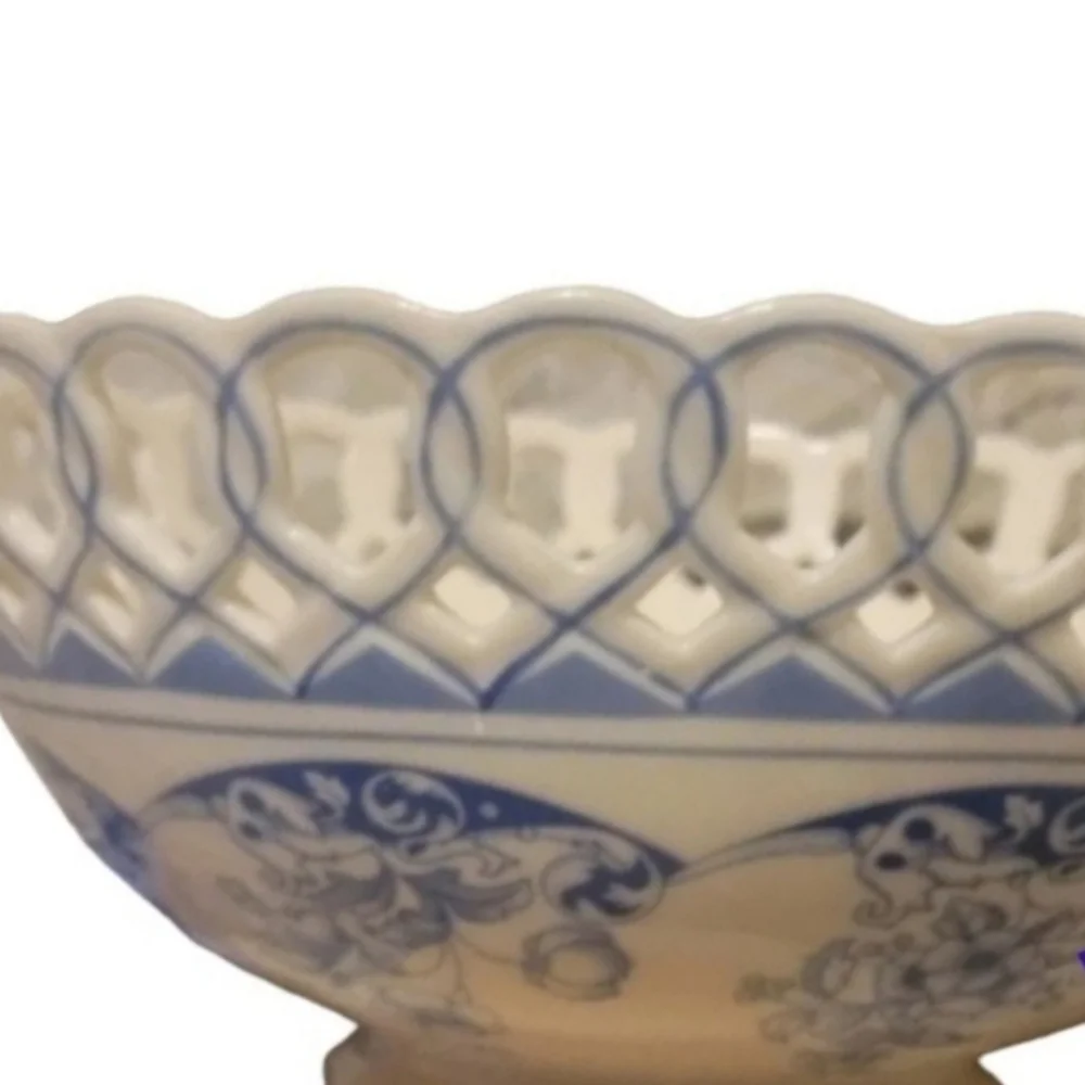 Blue Heirloom openwork porcelain bowl 8" - Picture 2 of 8
